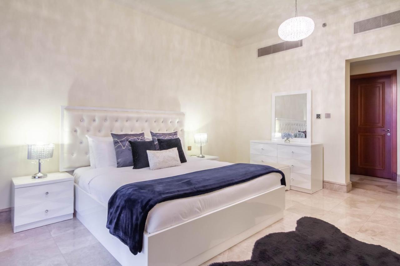 Bespoke Holiday Homes - Palm Jumeirah- 1 Bedroom Fairmont North Residence