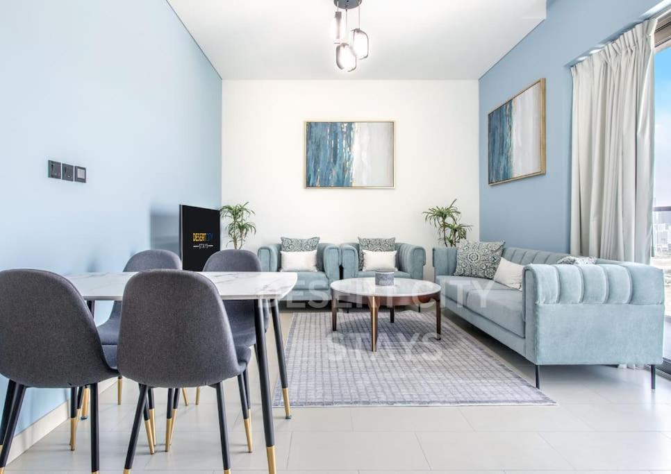 Fully Furnished 2 Bed With Burj Views, Hosted By Desert