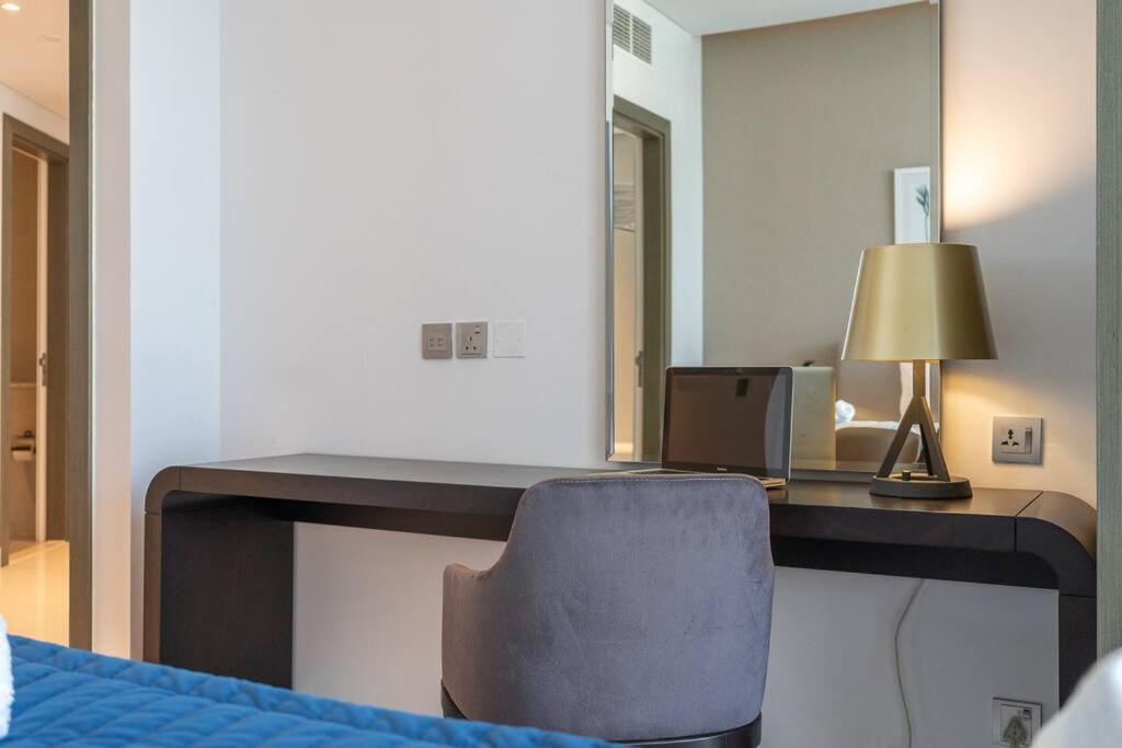 Sophisticated Business Bay Canal View By Suiteable Apartment