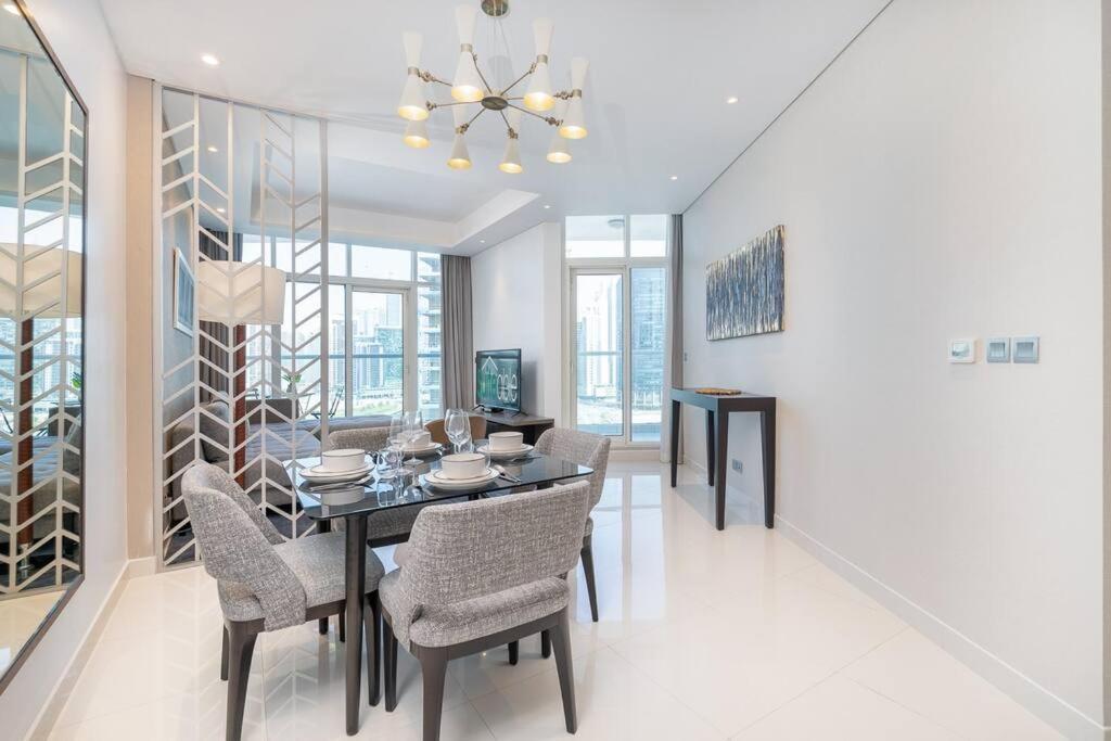 Sophisticated Business Bay Canal View By Suiteable