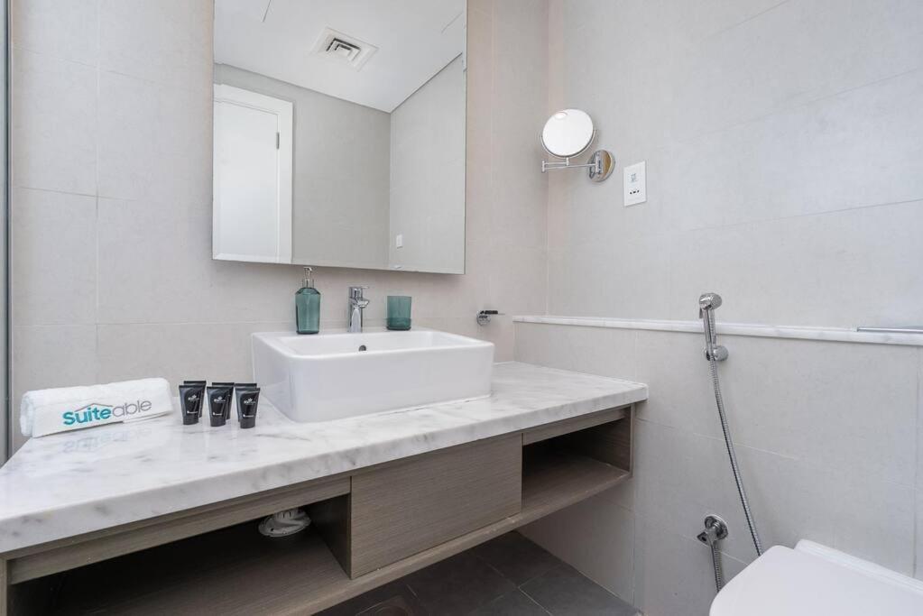 Sophisticated Business Bay Canal View By Suiteable