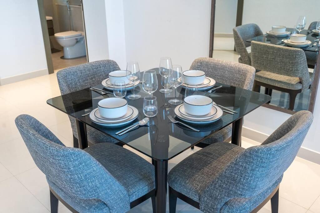 Sophisticated Business Bay Canal View By Suiteable * Dubai