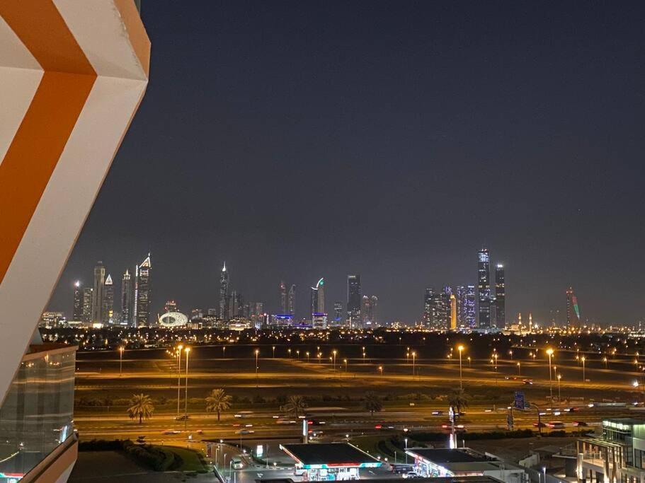 Downtown 7 Minutes Away From Burj Khalifa Apartment *