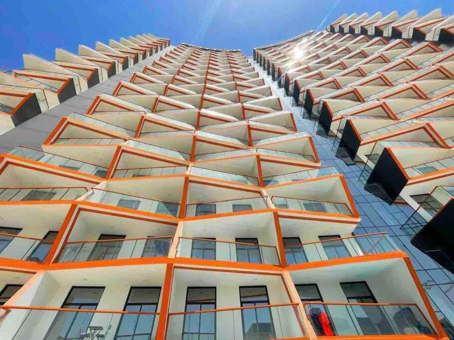 Downtown 7 Minutes Away From Burj Khalifa Apartment
