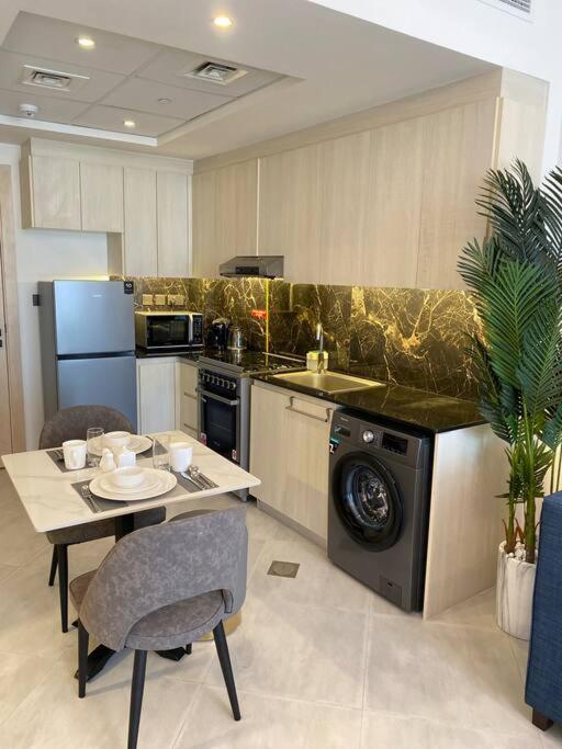 Downtown 7 Minutes Away From Burj Khalifa Apartment Dubai
