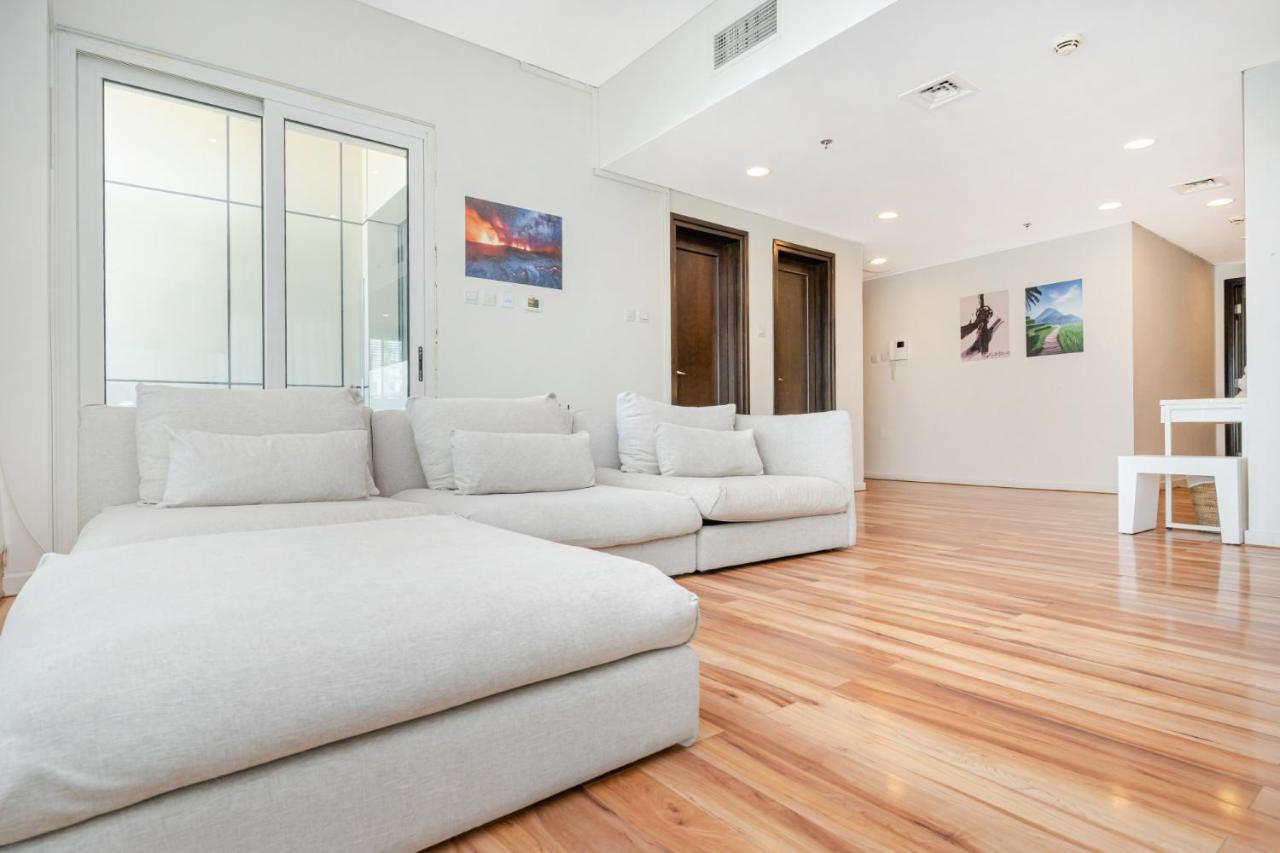 Minutes To I Breath Taking Sea View Apartment