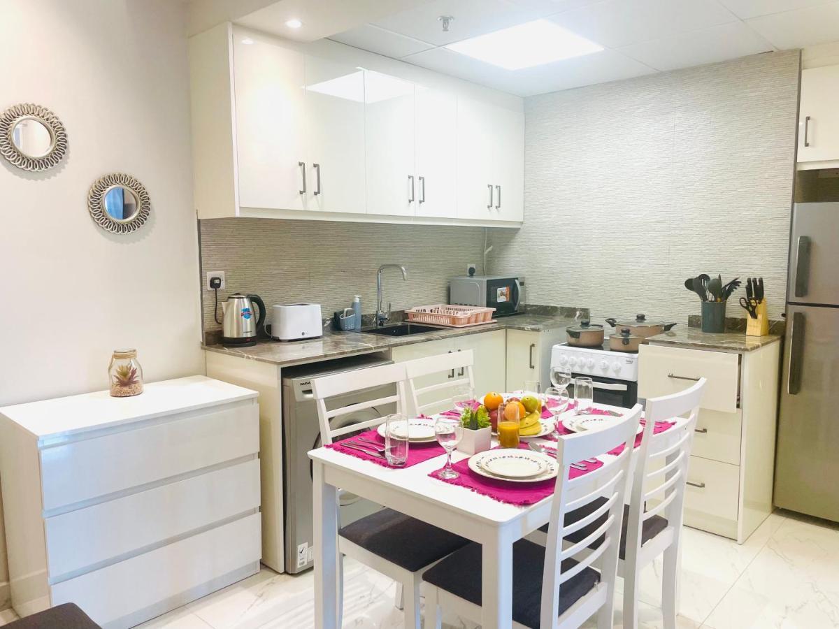 Diamond Plaza - 1br In Marina Apartment