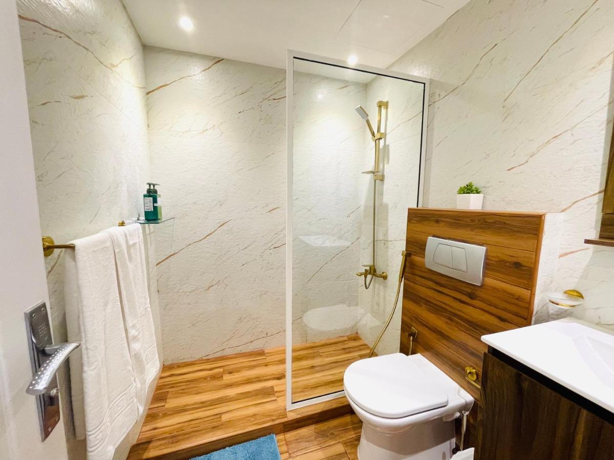 Diamond Plaza - 1br In Marina Apartment *