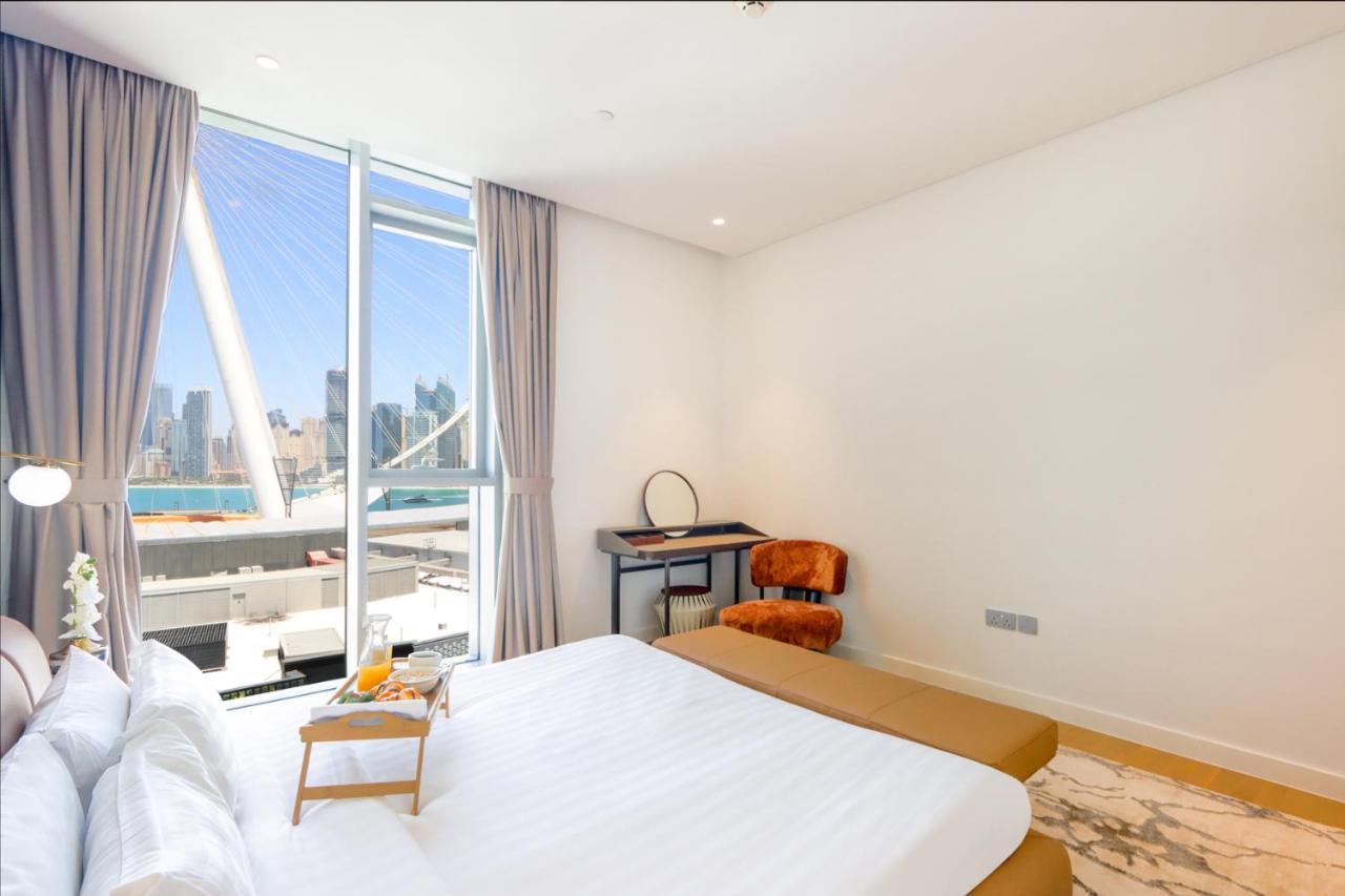 Livbnb - Alluring 3br+1 W/sea & Ain View Apartment Dubai