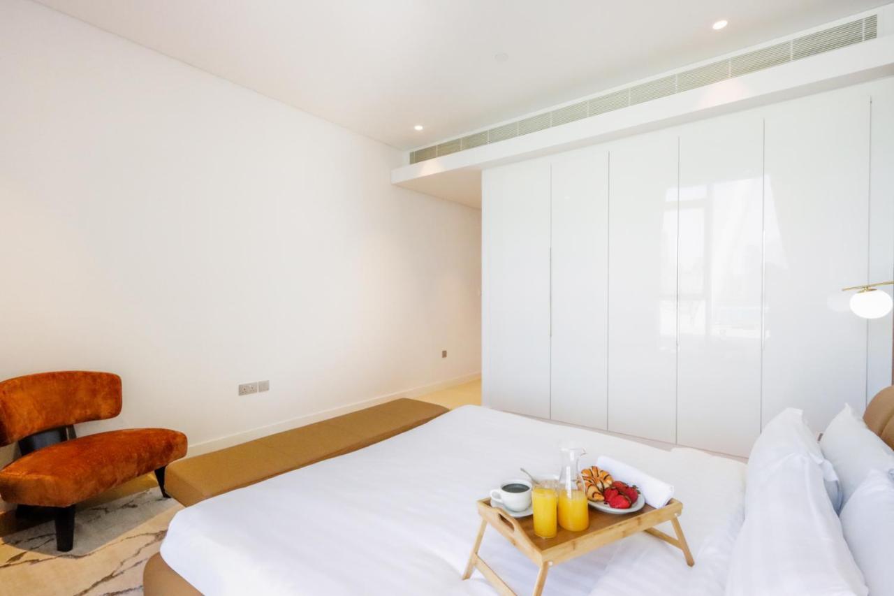 Livbnb - Alluring 3br+1 W/sea & Ain View Apartment Dubai