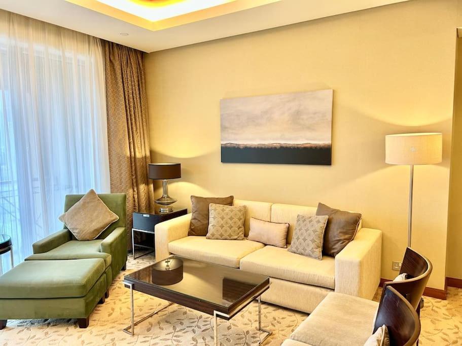 New! Luxury At The Address Mall Residences Apartment *