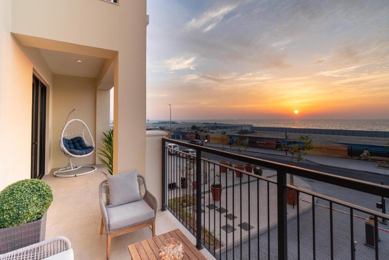 Apartment Ultimate With Big Terrace, Amazing Sunset, Perfect For 4 People Dubai