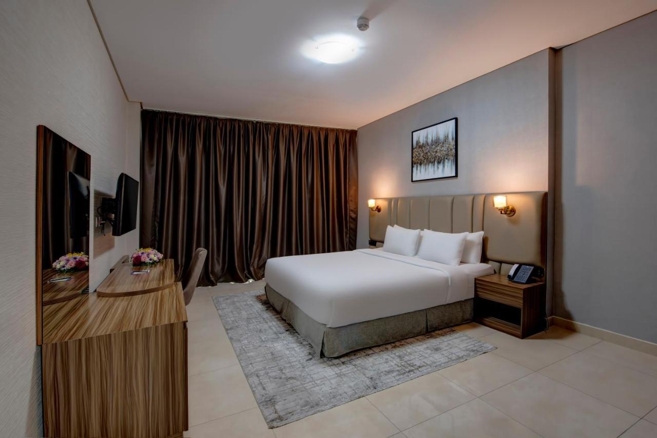 Aparthotel Royal Regency Marina 3*