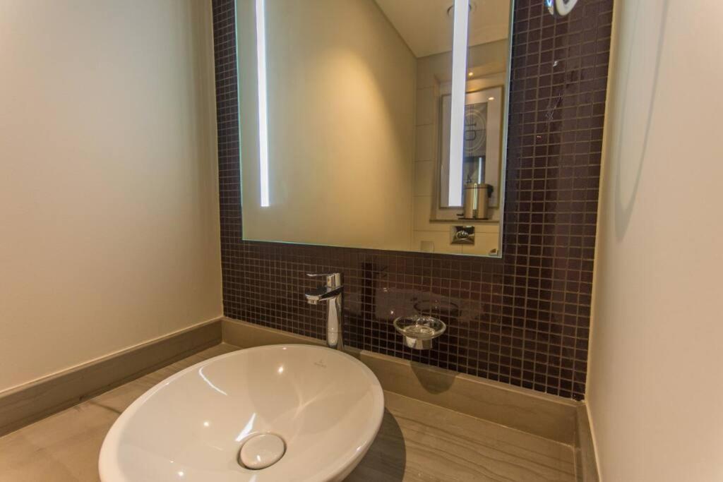Apartment Damac Towers By Paramount B Dubai