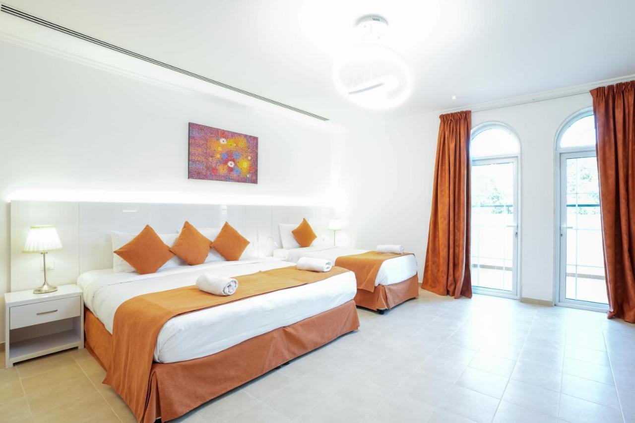 6 Plus 1 Bdr Jumeirah Park With Amz Climatized Huge Private Pool - 5 Min From Jbr Beach Apartment *