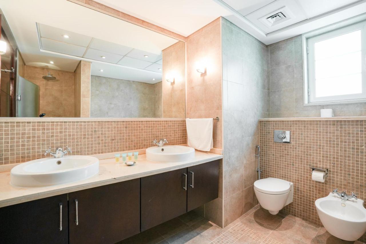 6 Plus 1 Bdr Jumeirah Park With Amz Climatized Huge Private Pool - 5 Min From Jbr Beach Apartment