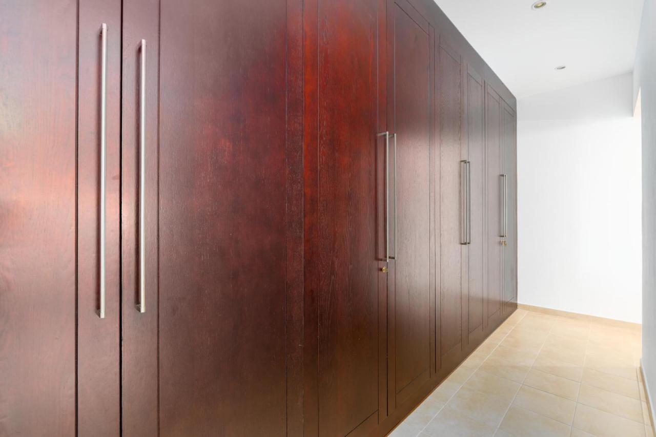 6 Plus 1 Bdr Jumeirah Park With Amz Climatized Huge Private Pool - 5 Min From Jbr Beach Apartment *