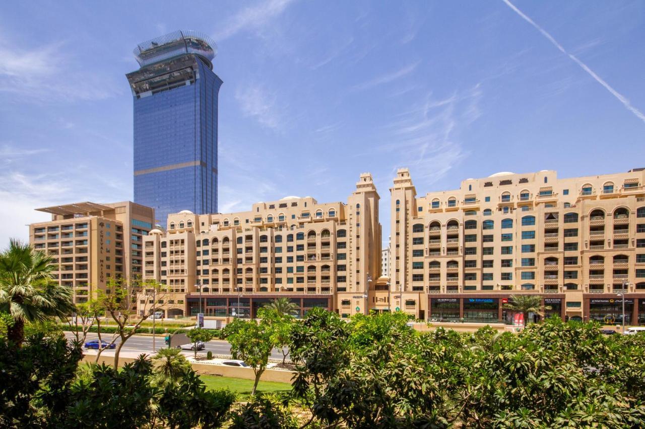 Bespoke Holiday Homes - Palm Jumeirah- 1 Bedroom Fairmont North Residence Apartment Dubai