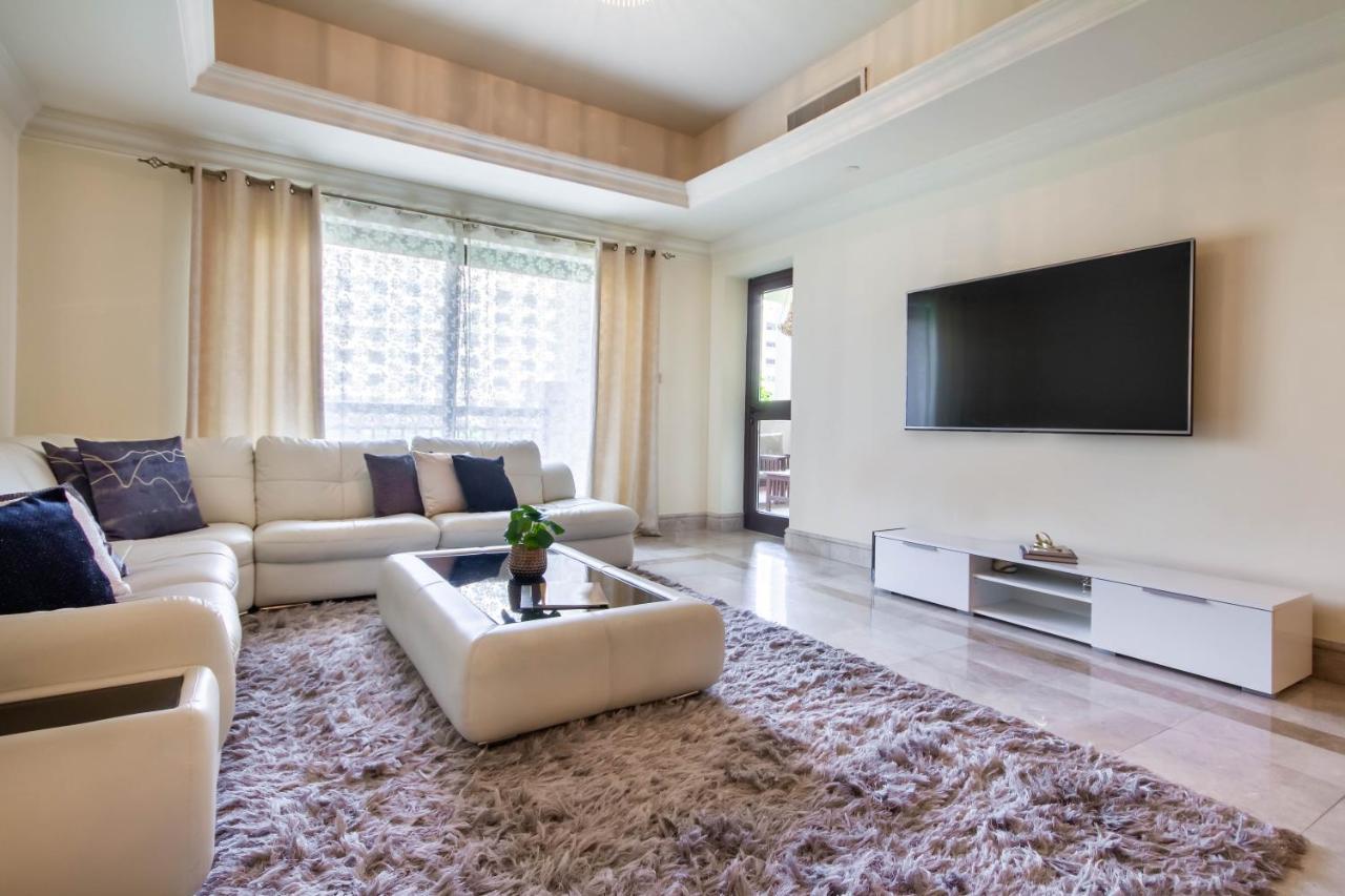 Bespoke Holiday Homes - Palm Jumeirah- 1 Bedroom Fairmont North Residence