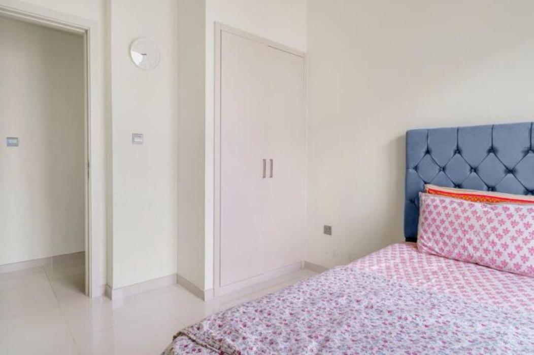 Single And Double Private Ensuite In Damac Hills 2 Homestay *