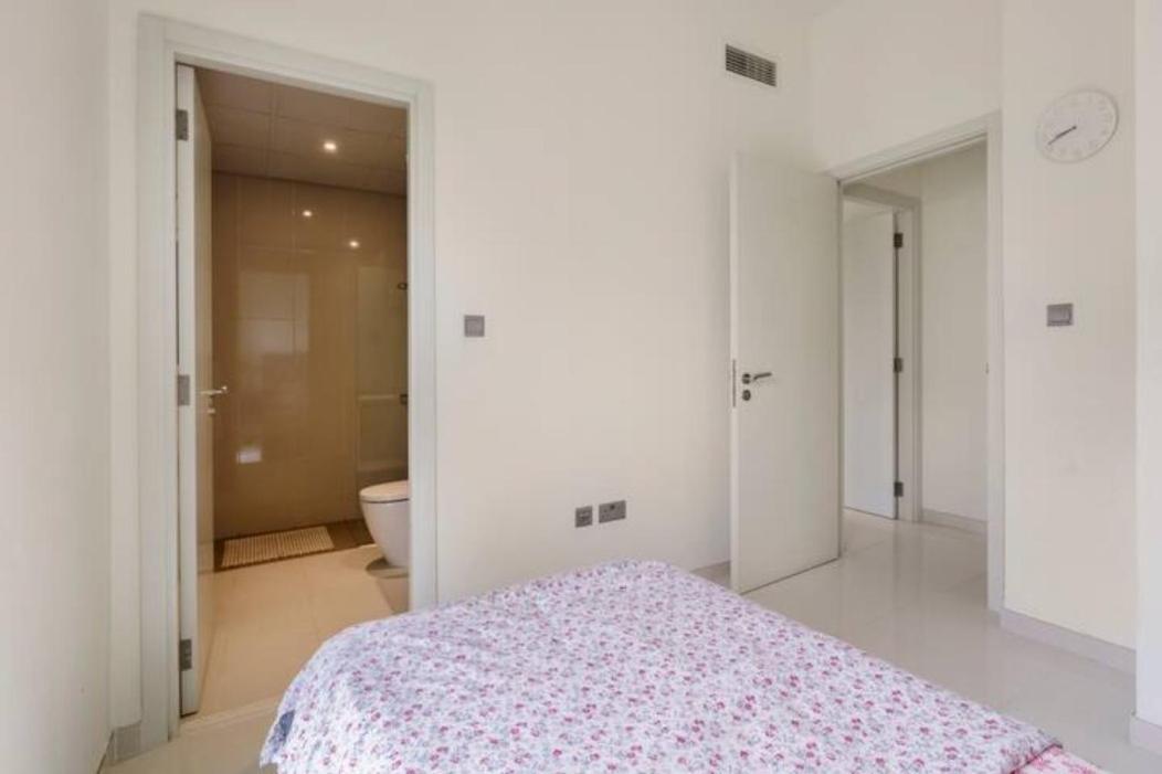 Homestay Single And Double Private Ensuite In Damac Hills 2 Dubai