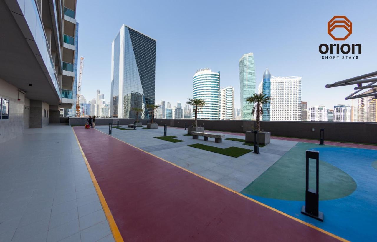 Canal View Studio: Mall Proximity & Luxury Amenities Apartment *