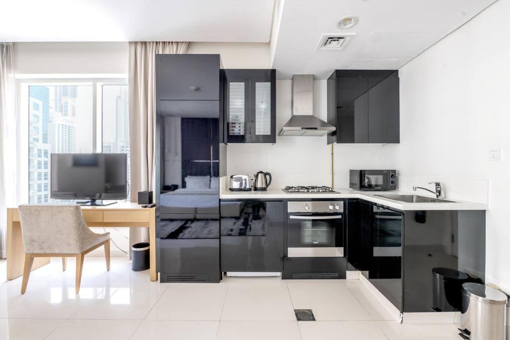 Apartment Studio Canal View With Partial Burj Khalifa View 5min To Mall
