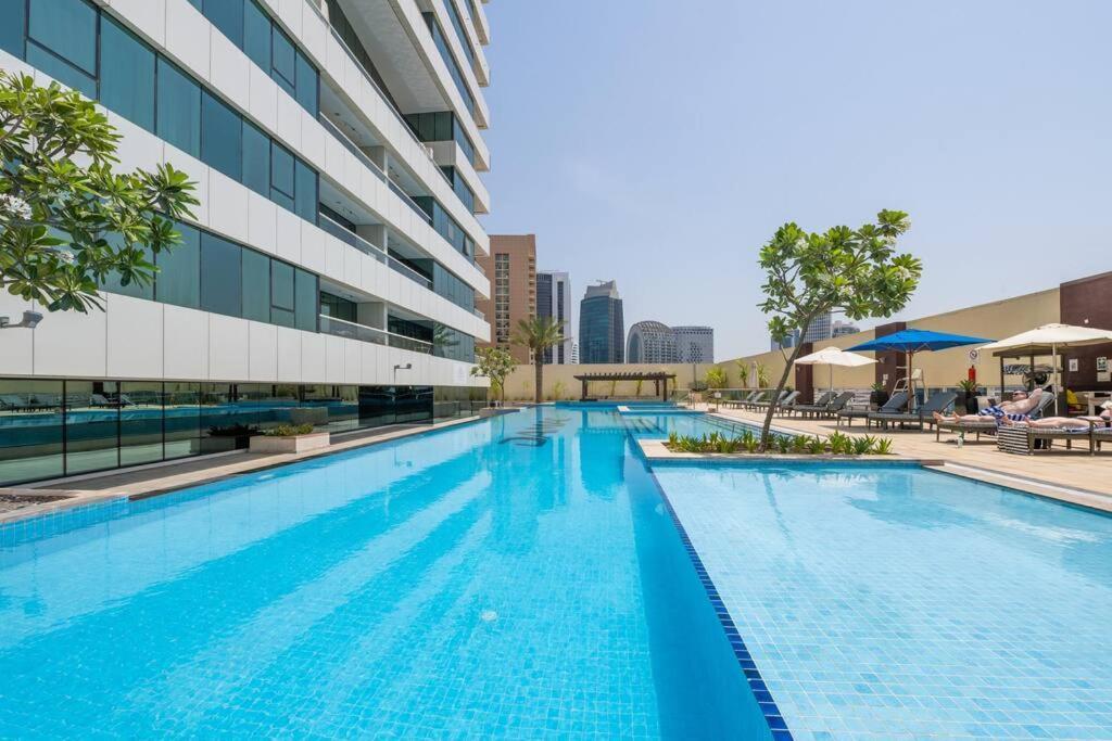 Studio Canal View With Partial Burj Khalifa View 5min To Mall *