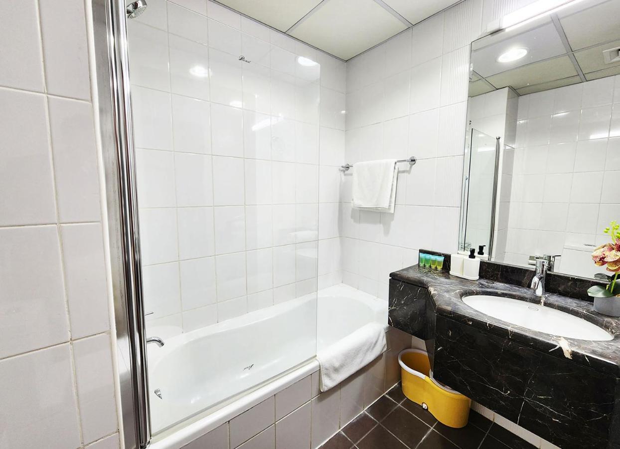 Rh- Contemporary Living, Studio, Near Burj Khalifa *
