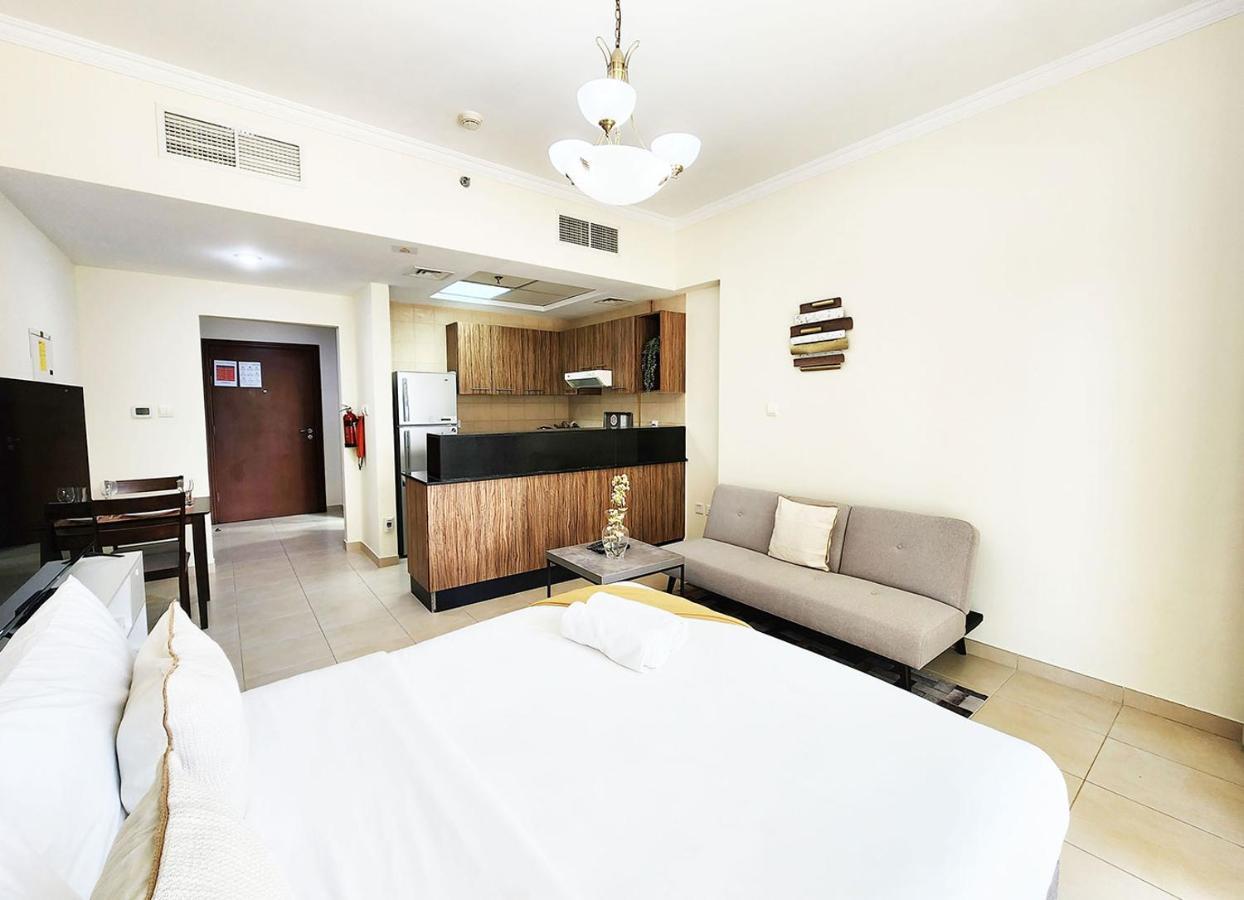 Rh- Contemporary Living, Studio, Near Burj Khalifa Apartment Dubai