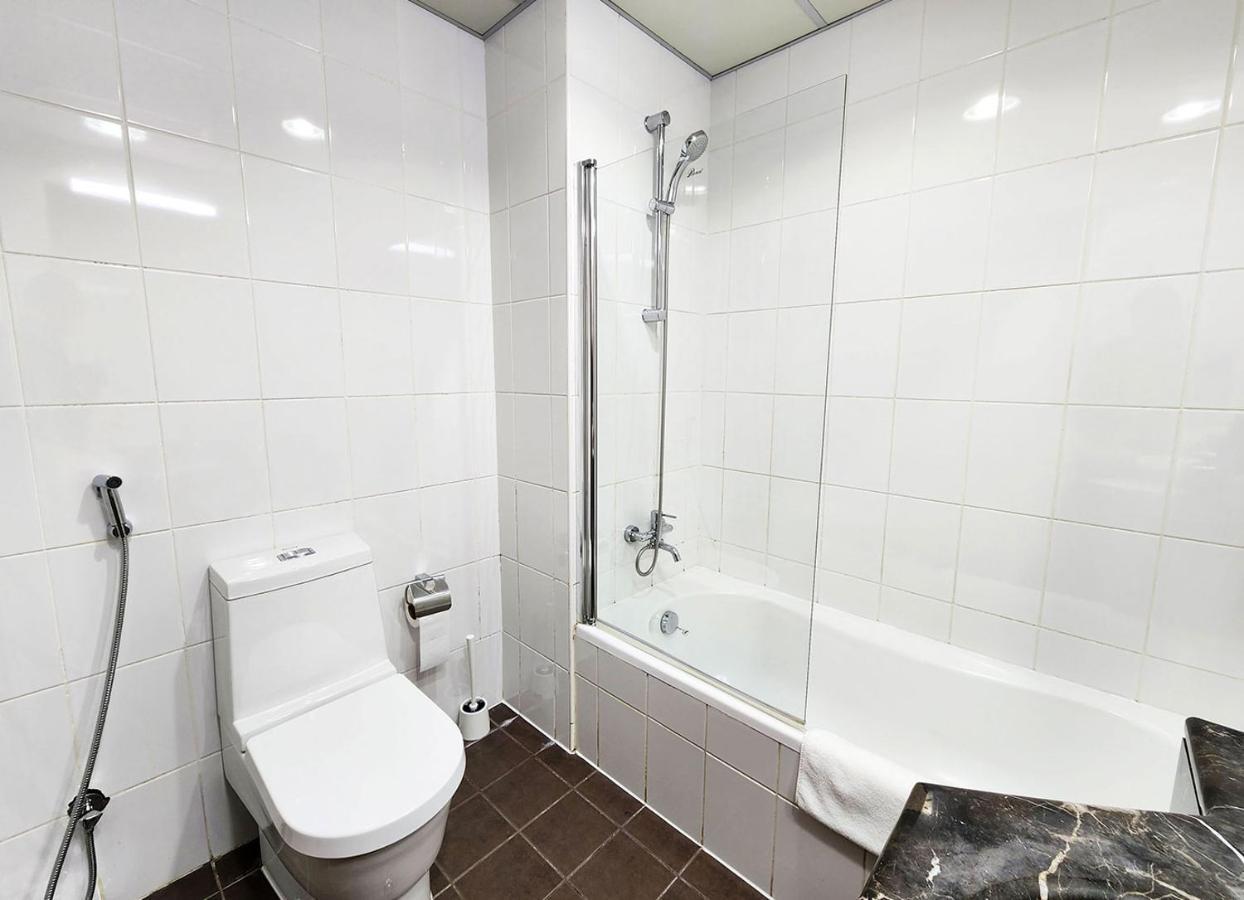 Rh- Contemporary Living, Studio, Near Burj Khalifa Apartment Dubai