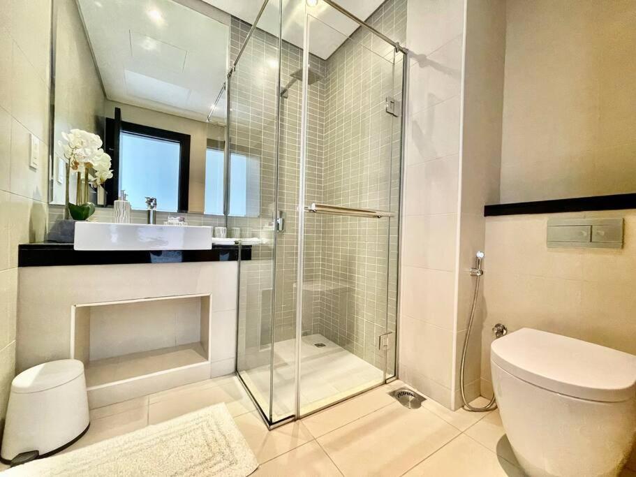 Apartment Stunning With Balcony Marina View Dubai