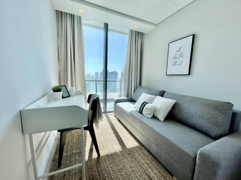 Apartment Stunning With Balcony Marina View