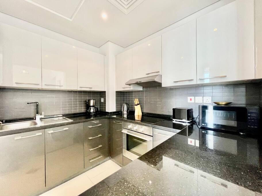 Stunning With Balcony Marina View * Dubai