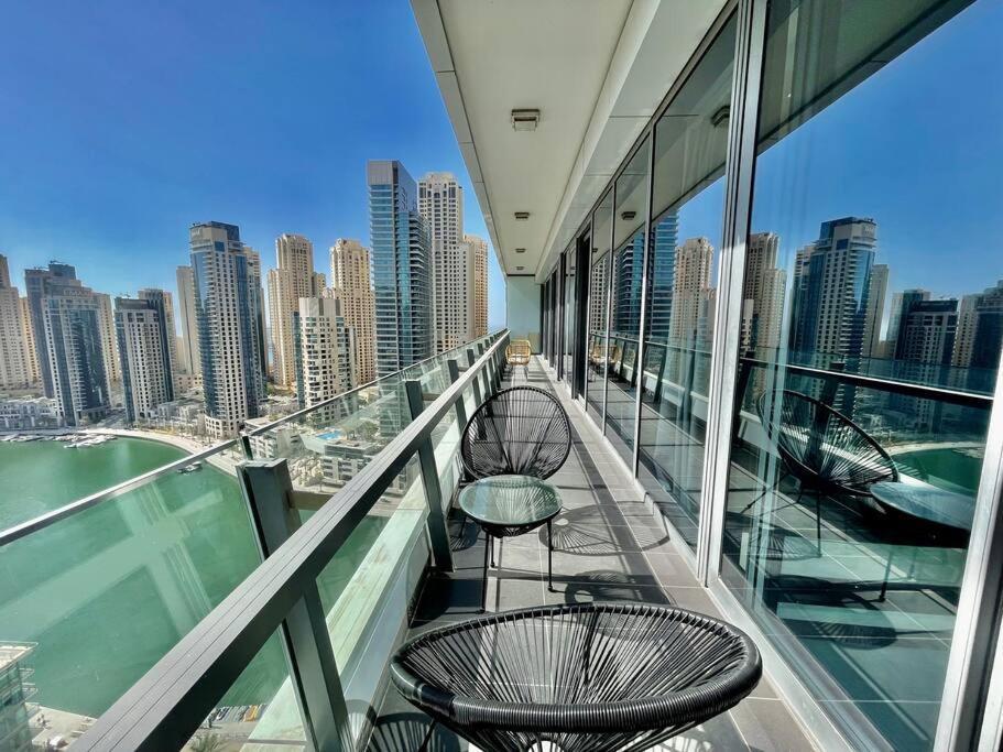 Stunning With Balcony Marina View Apartment *