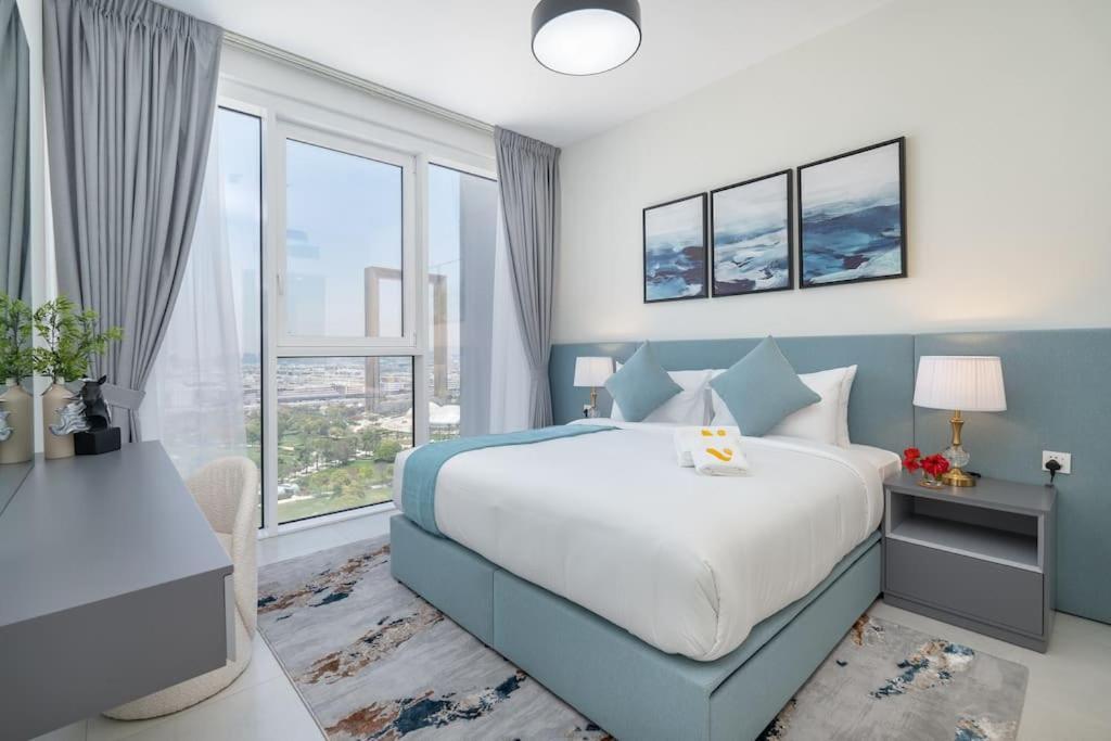 Vogue Al Wasl 1 West 13th Floor With Large Balcony For View Of Sheikh Zaid Road And One Za'abeel Tower And Burj Khalifa, Walkable To Metro With Easy Access To Sheikh Zayed Road & World Trade Centre