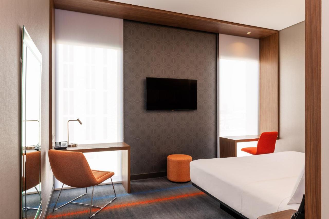Aloft Me'aisam, Hotel