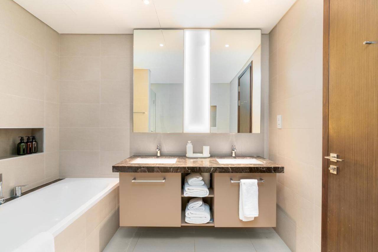 Ultimate / Downtown / 3 Beds / Upscale Luxury / Fantastic Finishing / New Building *
