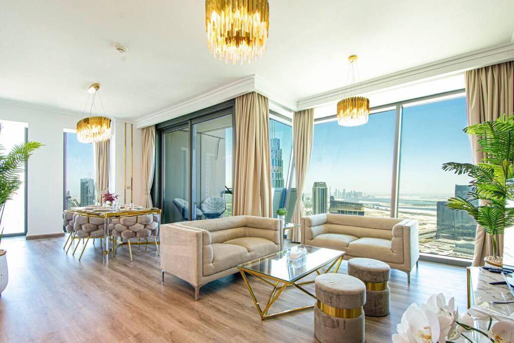 Magnificent New 3 Bedroom With Stunning View To Burj Khalifa & Fountain View * Dubai