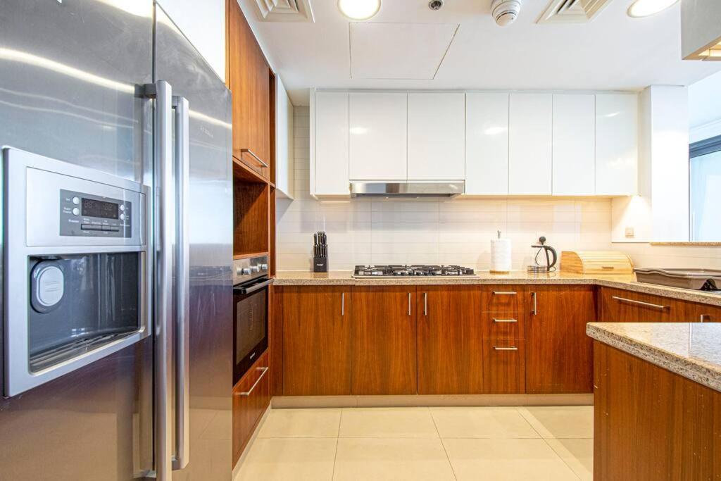 Apartment Magnificent New 3 Bedroom With Stunning View To Burj Khalifa & Fountain View *