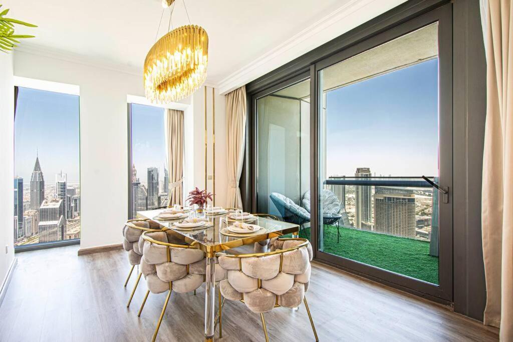 Magnificent New 3 Bedroom With Stunning View To Burj Khalifa & Fountain View Apartment