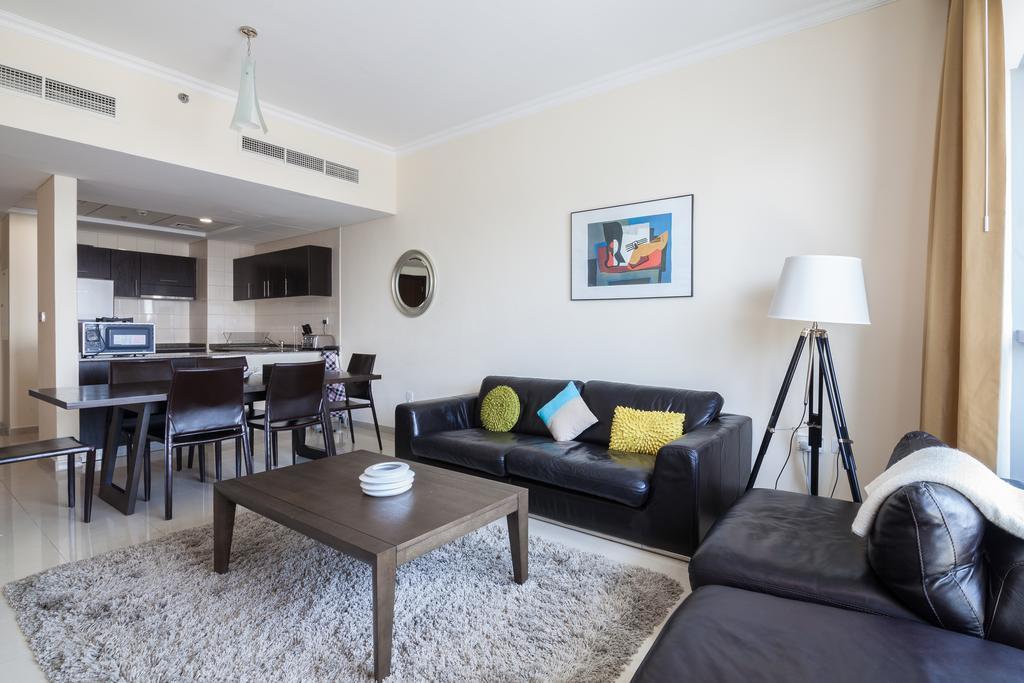 Bay Central Tower Apartment *
