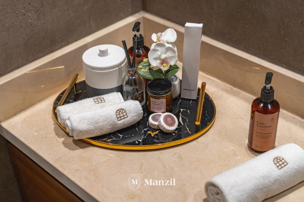 Villa Manzil - Ultra Luxury 5br With Pool And Beach Access In Palm Jumeirah