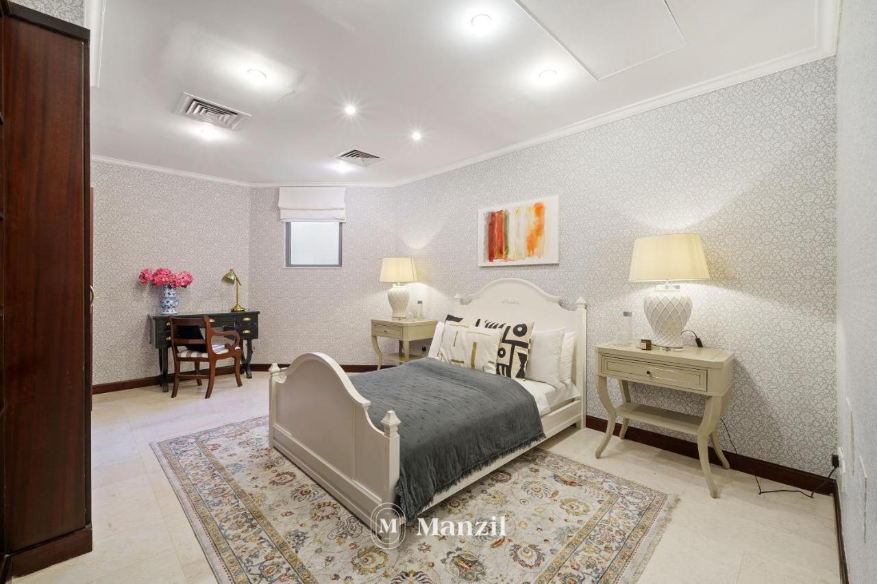 Manzil - Ultra Luxury 5br With Pool And Beach Access In Palm Jumeirah Dubai