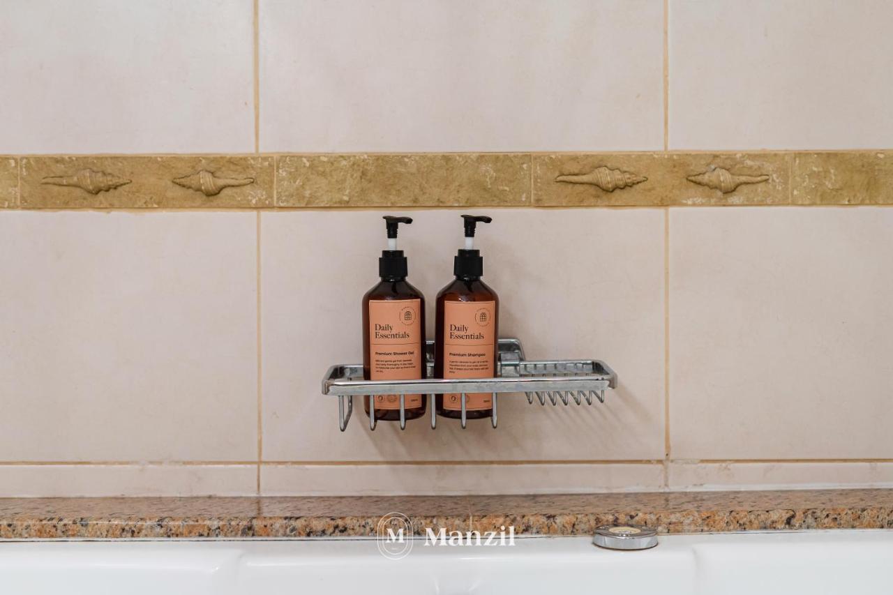Villa Manzil - Ultra Luxury 5br With Pool And Beach Access In Palm Jumeirah