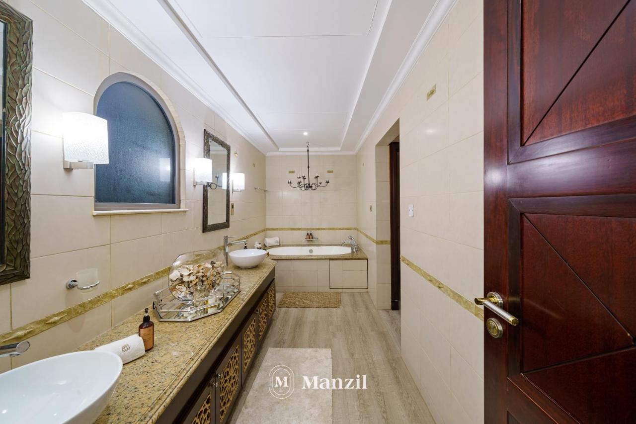 Manzil - Ultra Luxury 5br With Pool And Beach Access In Palm Jumeirah Villa *