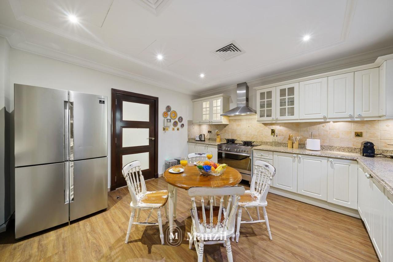 Villa Manzil - Ultra Luxury 5br With Pool And Beach Access In Palm Jumeirah Dubai