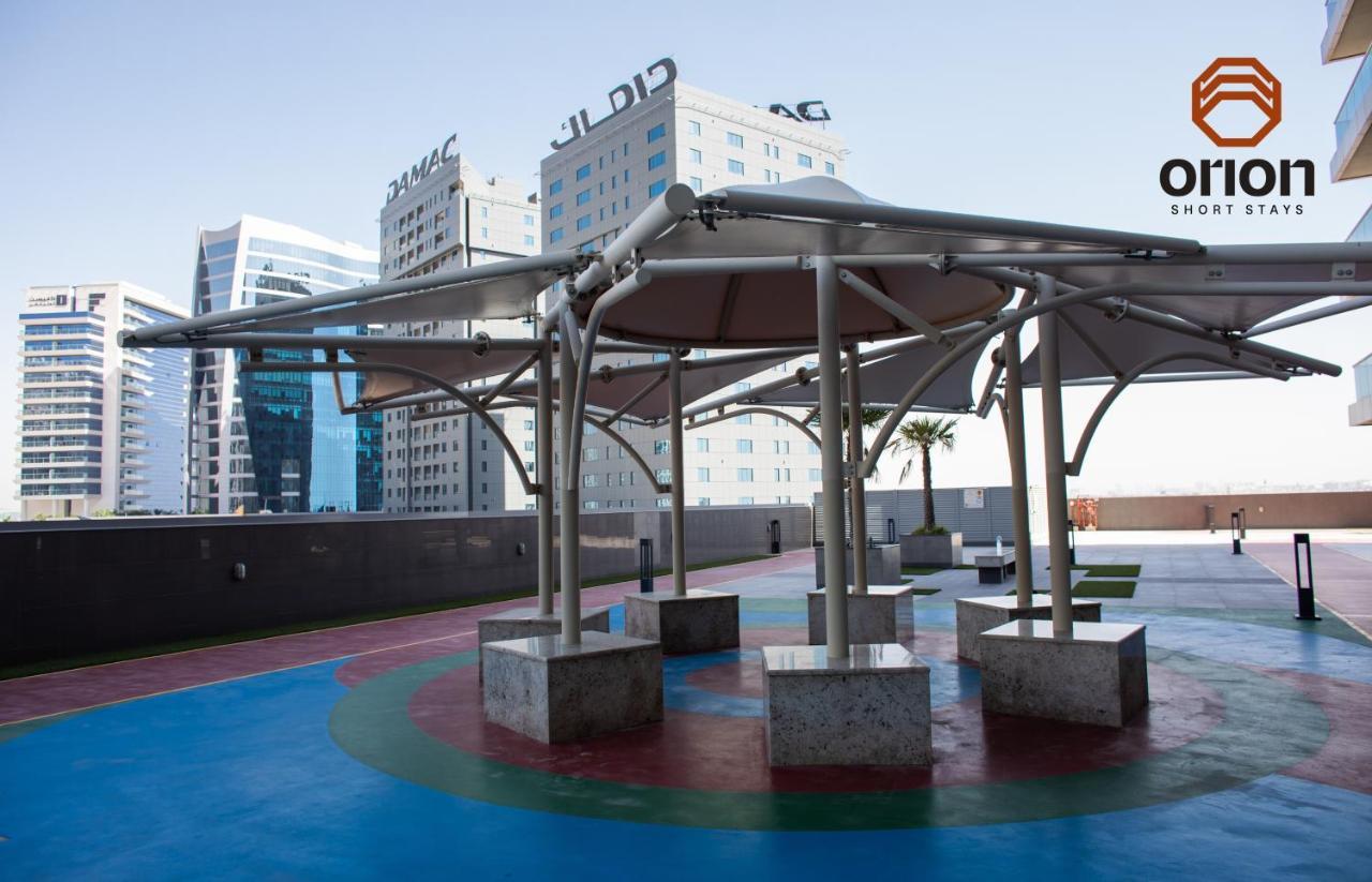 Apartment Canal View Studio: Mall Proximity & Luxury Amenities Dubai
