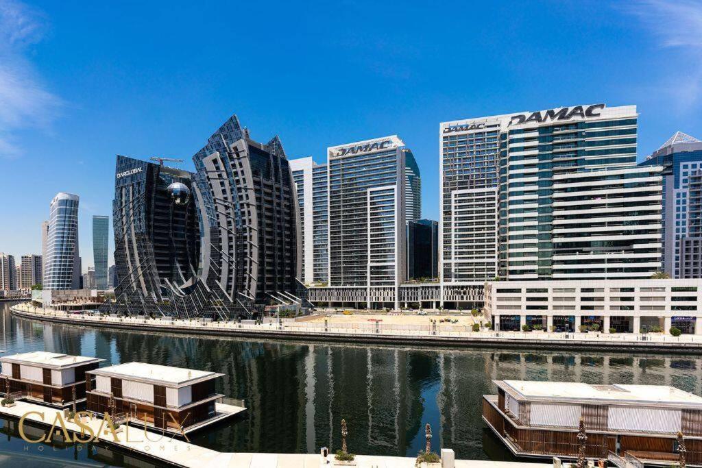 Stunning 1 Bed With Burj Khalifa & Canal View Apartment Dubai