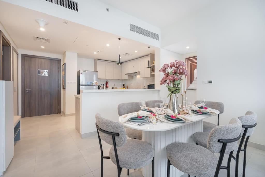 Vogue Al Wasl 1 West 13th Floor With Large Balcony For View Of Sheikh Zaid Road And One Za'abeel Tower And Burj Khalifa, Walkable To Metro With Easy Access To Sheikh Zayed Road & World Trade Centre Dubai